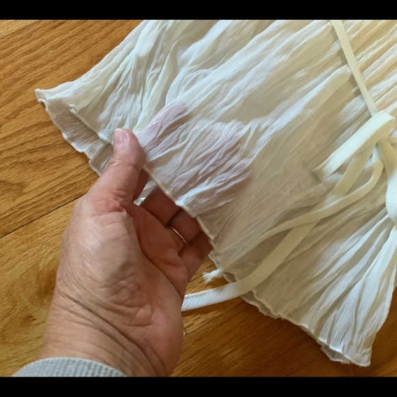 Dolled Up Blouse - Picture 6 of 6